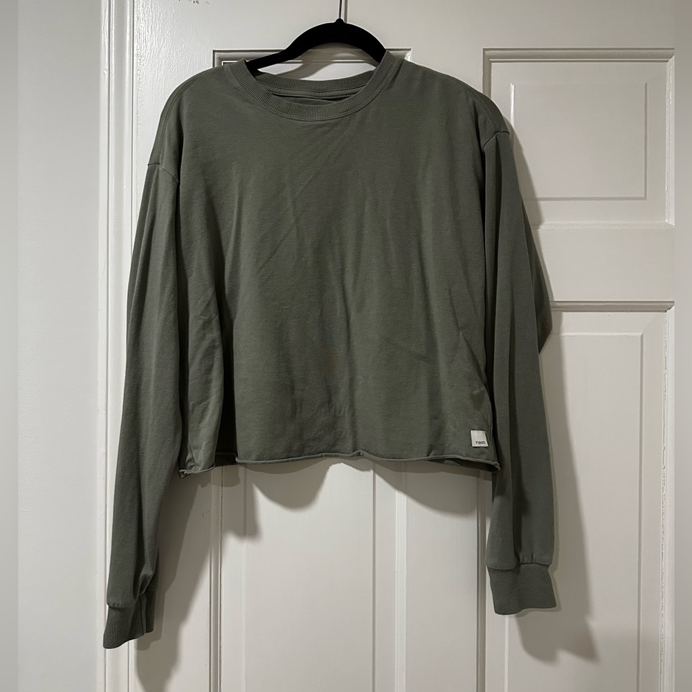 Vuori Coast Long Sleeve Raw Hem Cropped Tee